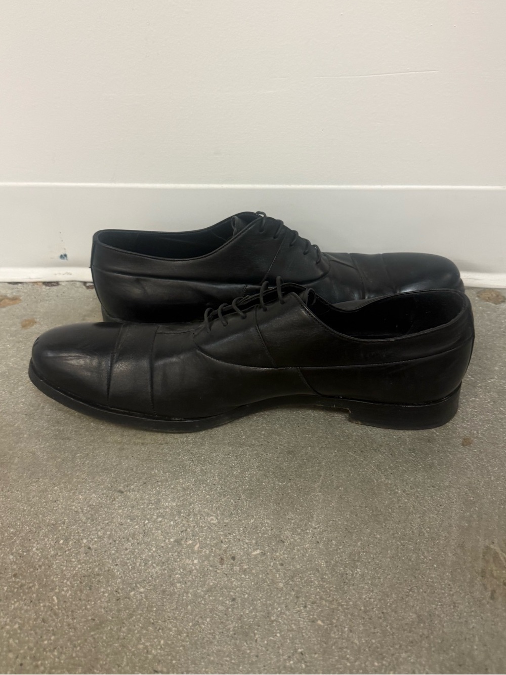 AUTHENTIC PRADA MENS CAP-TOE LEATHER OXFORD DRESS SHOES, SIZE US 9.5, BLACK - Picture 4 of 16
